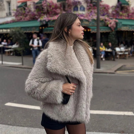 2026 Winter New Fashion Gradient Fluffy Fur Coat Women High Street Luxury Big Fur Collar Faux Fox Fur Jacket Female Overcoats