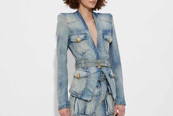 Deep-V Denim Jackets: Choose the Inner Layer Before the Belt
