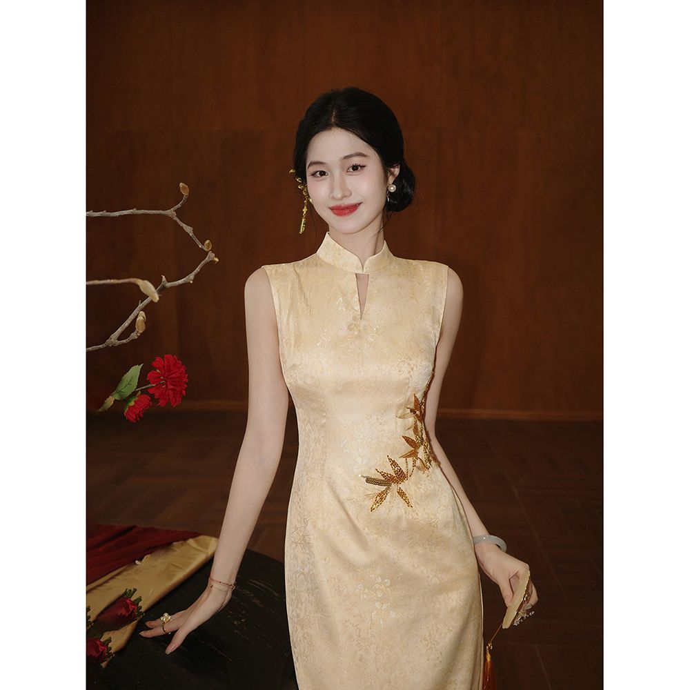 Chinese Pearl Embroidery Engagement Qipao Women's Summer Sleeveless Hollow Out Long Chinese Style Dress Women's High-end Clothing