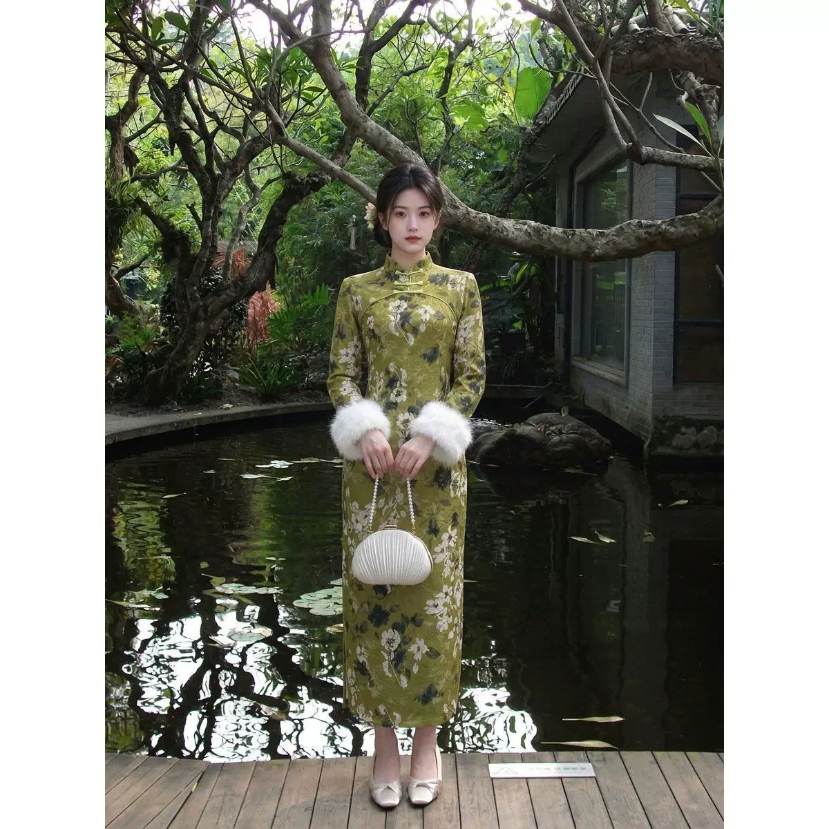 Dress 2026 Autumn and Winter Fleece Cheongsam Qipao Skinny Improved Versatile Playful Cute Dress
