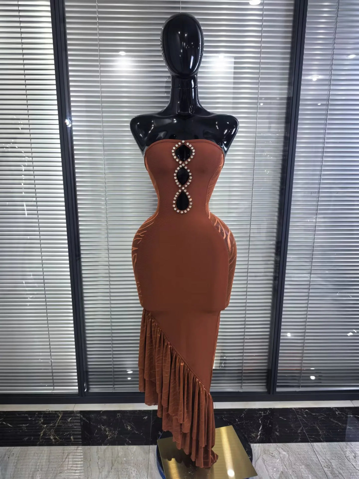 Brown Color Women Sexy Strapless Shining Diamond Keyholes Bodycon Mid-calf Bandage Dress Nightclub Party Celebrate Birthday Wear