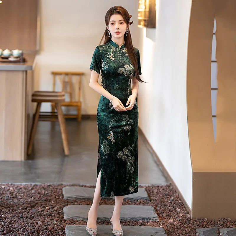Green Short Sleeved Velvet Chinese Style Long Autumn Qipao Young Women's High-end Retro Evening Dress Qipao
