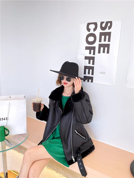The new  women's jacket with extra thick warm and extra thick lamb feather rider jacket with artificial fur