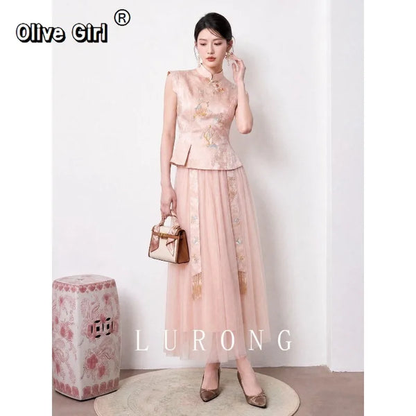 Olive Girl Red Embroidered Embroidered Top for Ren Faire 2026 Garden Wedding Fairycore Photoshoot Everyday Wear S-XXL XS-3XL Plus Size Hand Embroidered Flowing Sleeve Romantic Cottagecore Garden Party Editorial Not Costume Chinese Heritage Fashion Women