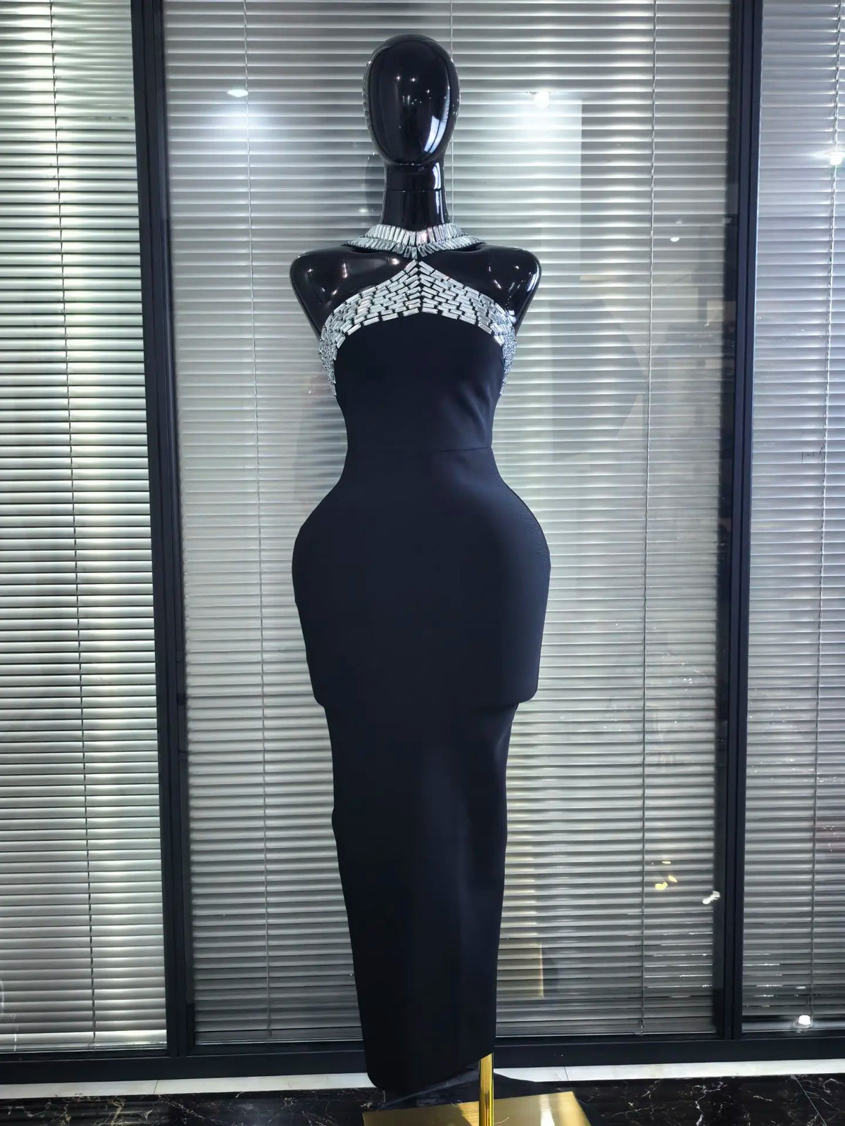 Sexy Halter Neck Cut out Diamonds Bandage Dress Women Black Sleeveless Backless Crystal Bodycon Long Dresses Evening Party Gowns