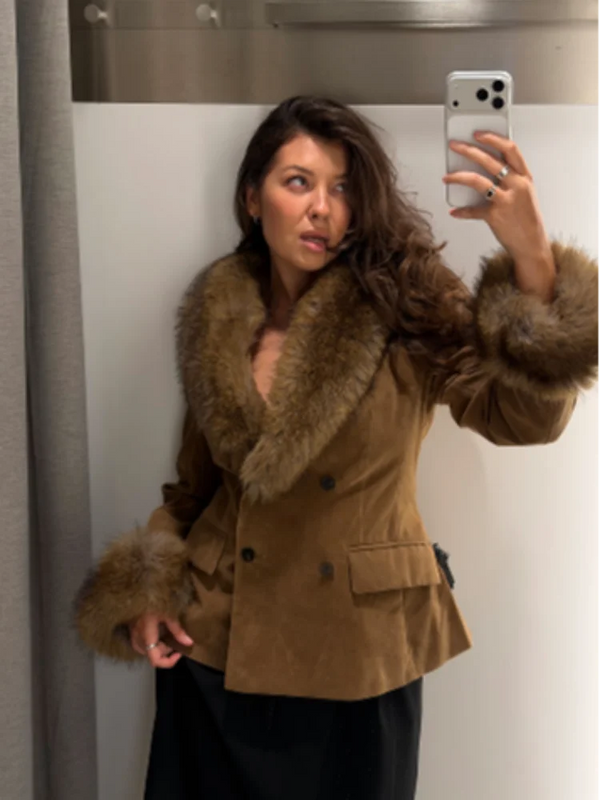 Retro Suede Faux Fox Fur Collar Blazer Coat Long Sleeve Double Breasted Fluffy Furs Cuff Women Fashion Jacket 2026 Chic Outfits