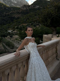 Customized White A-Line Wedding Dresses Strapless Sleeveless Lace Flower Bridal Gowns Elegant Court Train Wedding Gowns
