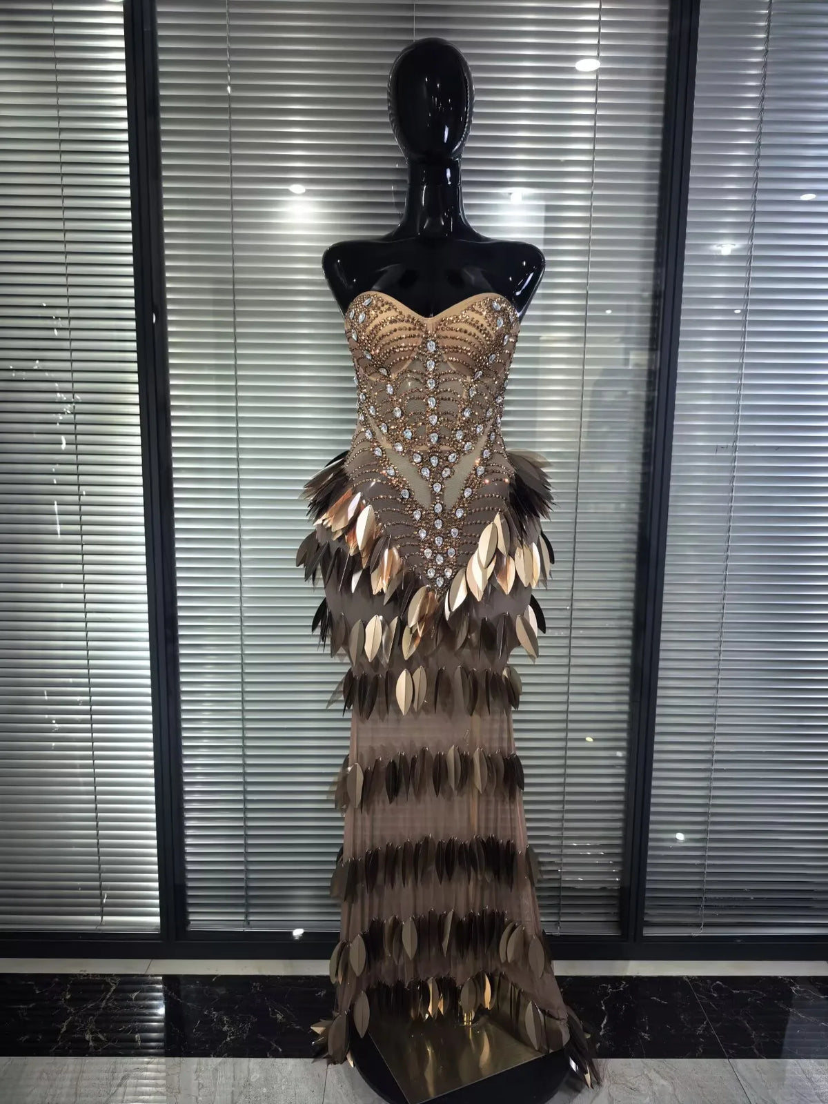 Luxury Women Sexy Sparkly Crystals Sequined Strapless Bodycon Floor Length Birthday Dress Performance Costume Stage Wear