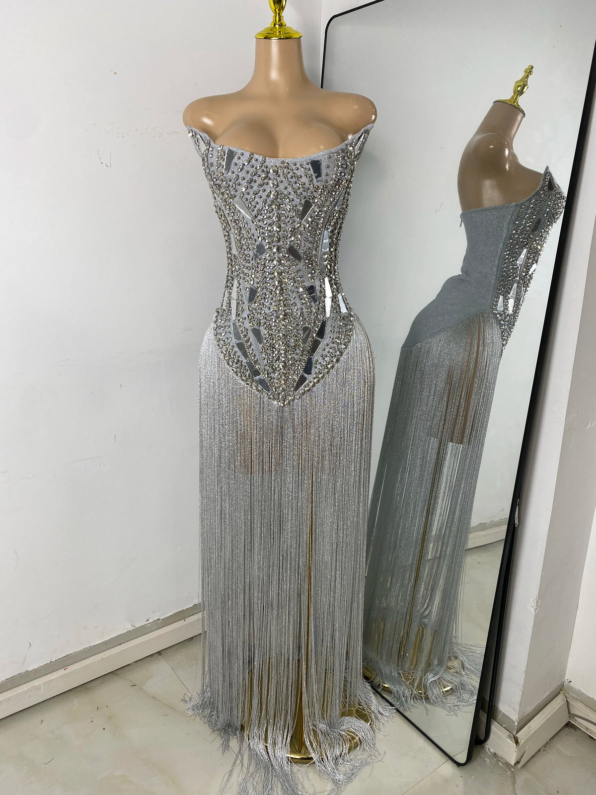 Luxury Women Diamonds Tassels Sexy Sleeveless Elegant Solid Color Maxi Evening Party Dress Celebrity Birthday Dress Prom Gowns