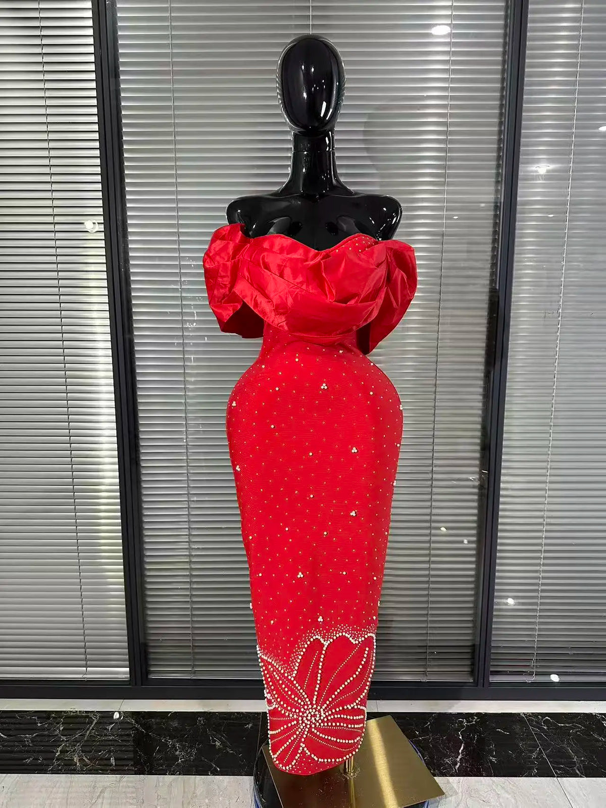 Red Color Women Sexy Off the Shoulder Beading Bodycon Long Bandage Dress Celebrate Fashion Evening Party Wedding Outfit