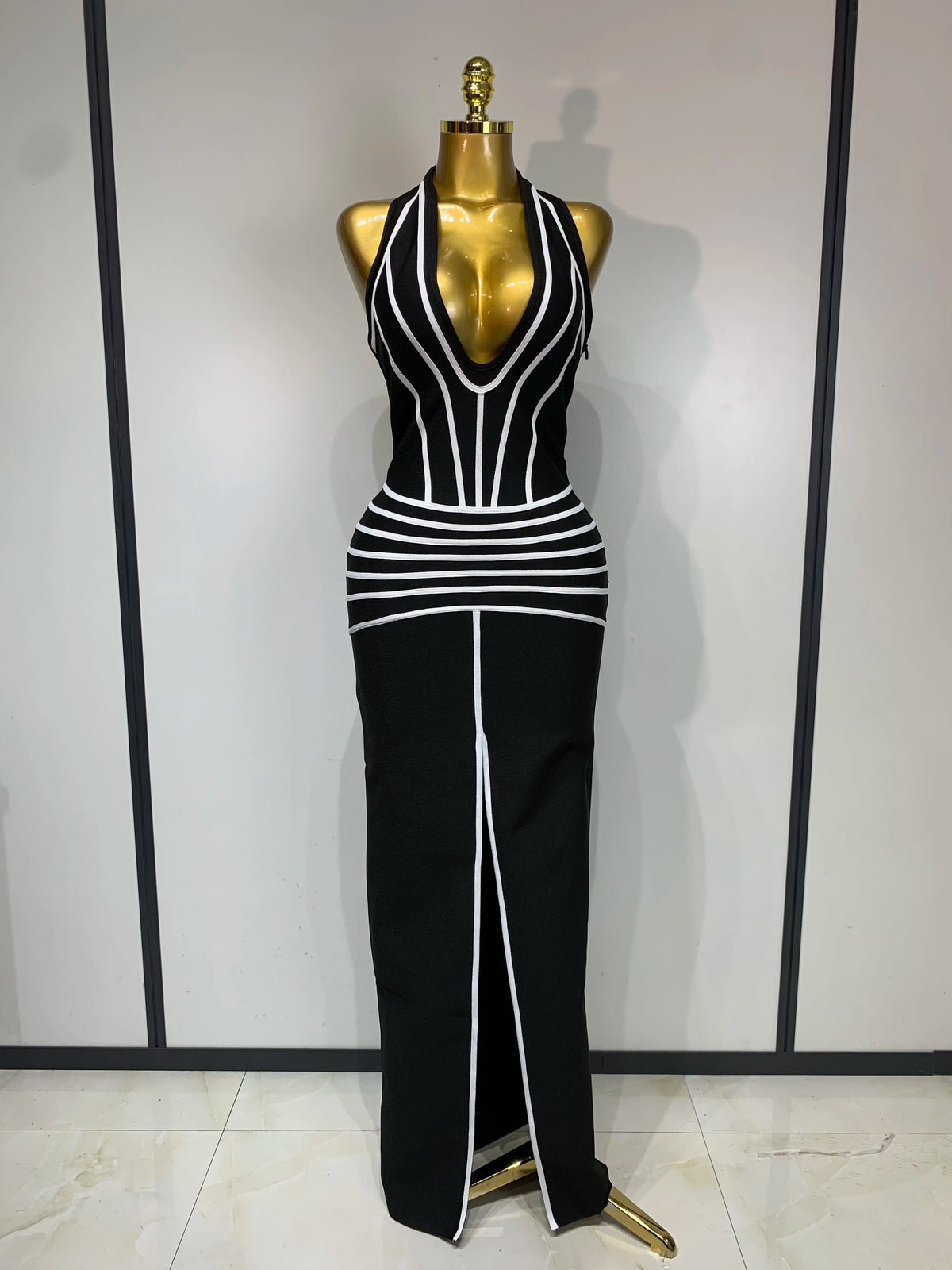 Women Sexy Halter Neck Maxi Long Bandage Dress Black Sleeveless Backless Bodycon Birthday Dress Evening Party Prom Gown