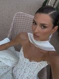 Customized White A-Line Wedding Dresses Strapless Sleeveless Lace Flower Bridal Gowns Elegant Court Train Wedding Gowns