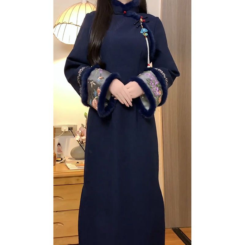2026 Improved Inverted Big Sleeve Cheongsam Dress with Hidden Blue Autumn and Winter New Thickened Warm Dress, High End