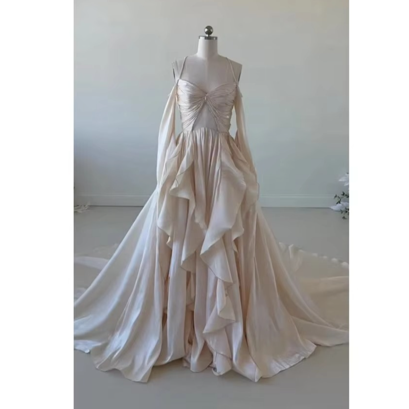 Customized Luxury Ruffled Bell Sleeves Wedding Dresses Spaghetti Straps Bridal Gowns Court Train Wedding Gowns 2026